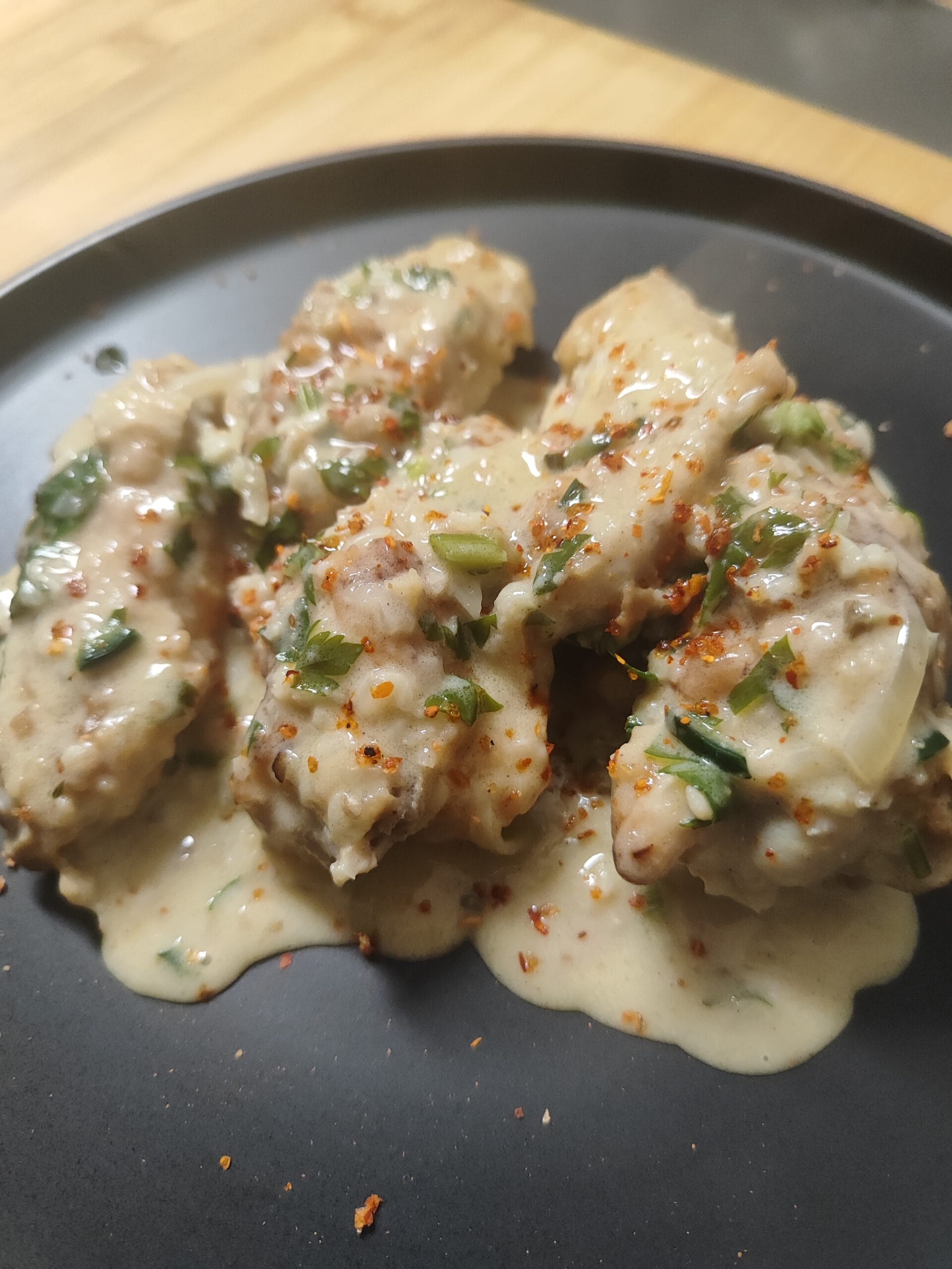 Spicy Chicken wings with garlic